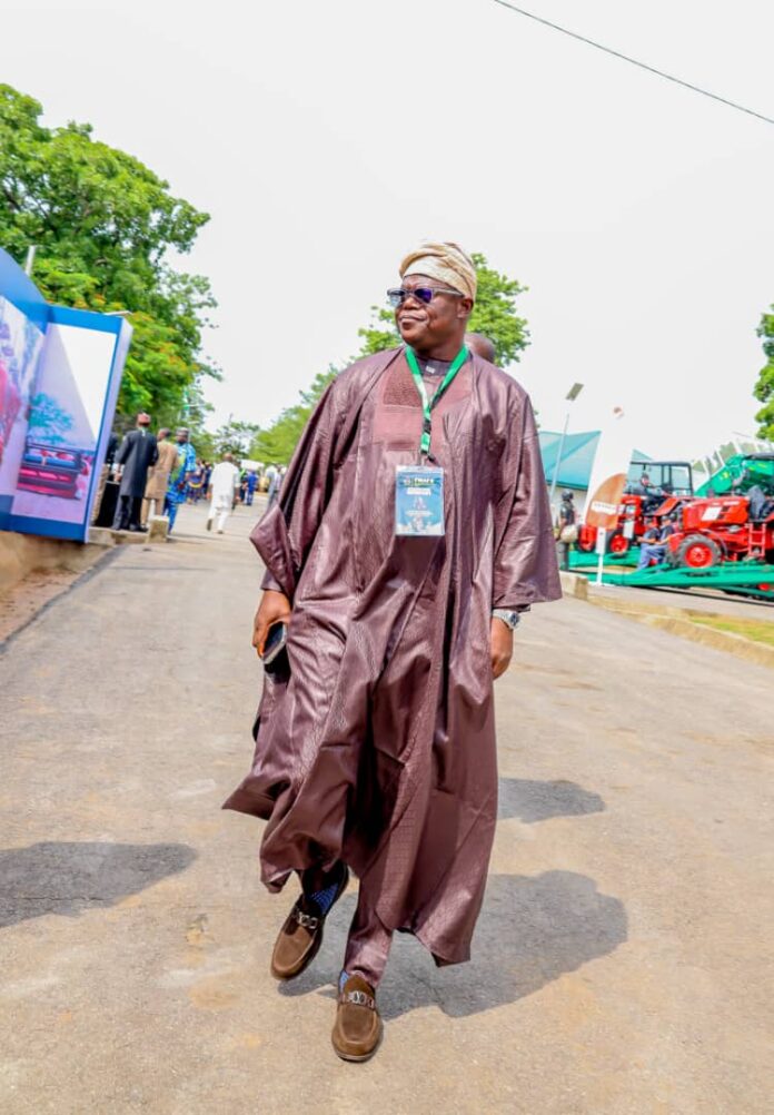 Mudashiru Husain Celebrates Ajibola Basiru